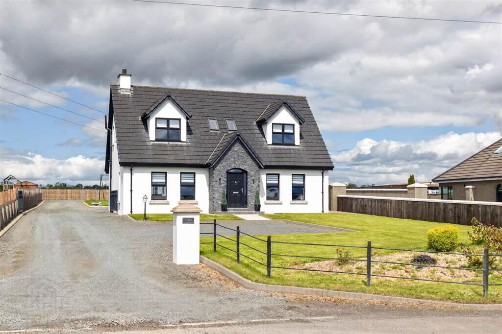 Broughmore, 270B Moira Road, Lisburn, BT28 2TU