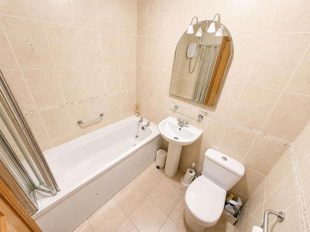 Photo 17 of 43 Ashburn Avenue, Kilfennnan, L'Derry