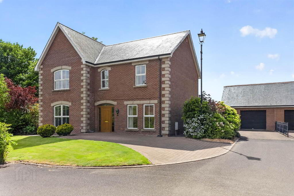 28 Clonmore Manor, Lisburn, BT27 4EW