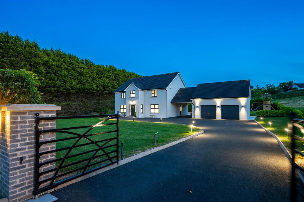 74B Belfast Road, Saintfield, Ballynahinch, BT24 7EX