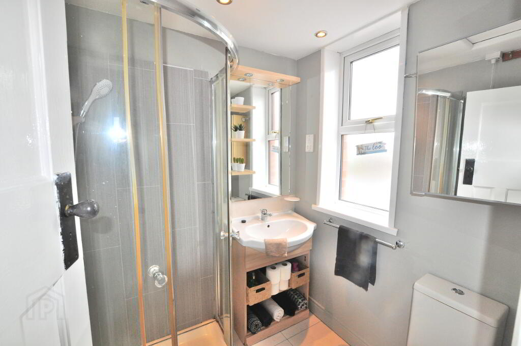 Photo 13 of 426 Castlereagh Road, Belfast