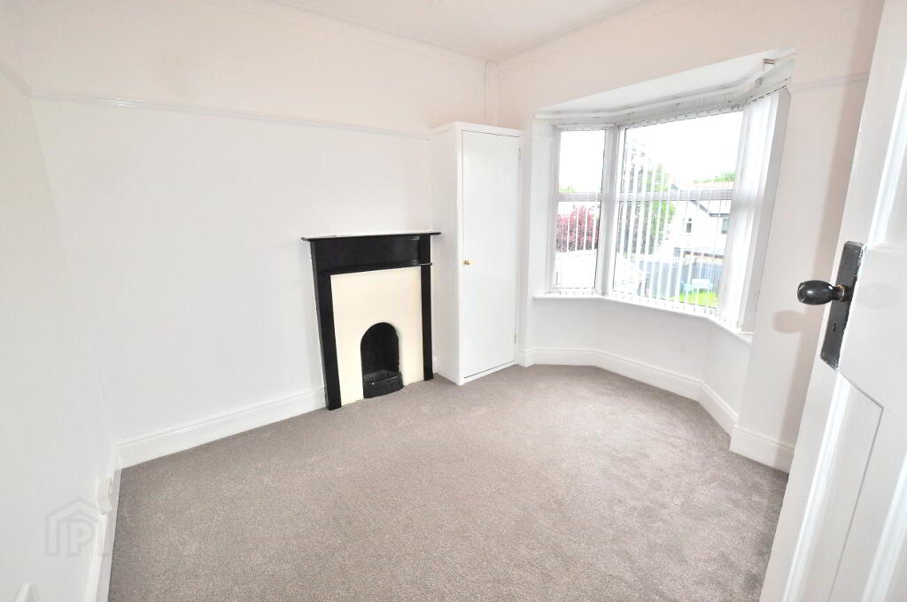 Photo 4 of 426 Castlereagh Road, Belfast