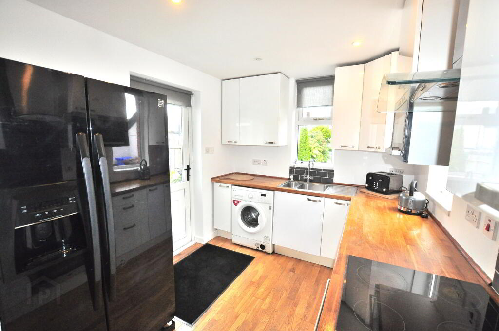Photo 6 of 426 Castlereagh Road, Belfast