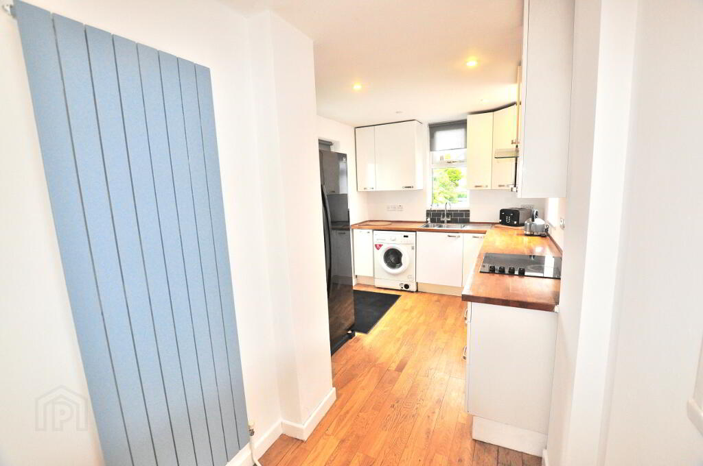 Photo 5 of 426 Castlereagh Road, Belfast