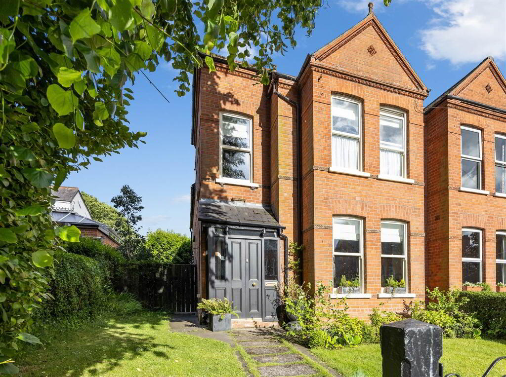 2 Sandford Avenue, Off Cyprus Avenue, Belfast, BT5 5NW
