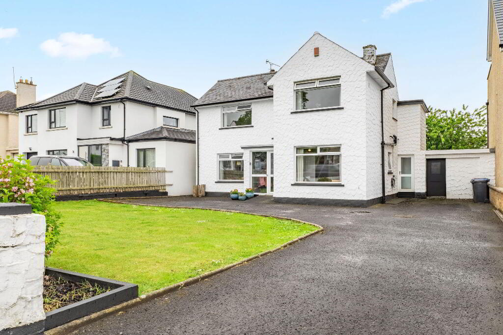 78 Coleraine Road, Portrush, BT56 8HN