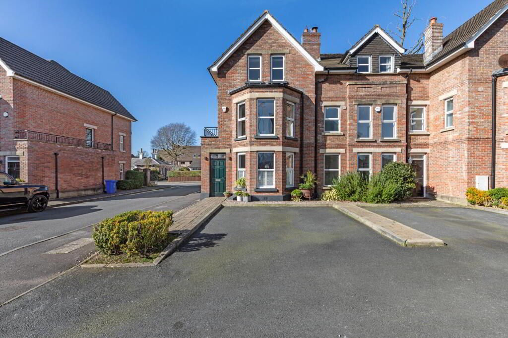 2 Strathearn Lane, Belfast, BT4 2BT