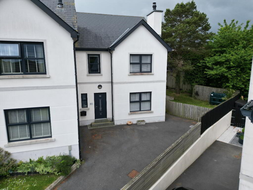 Photo 2 of 5 Dundrinne Close, Castlewellan