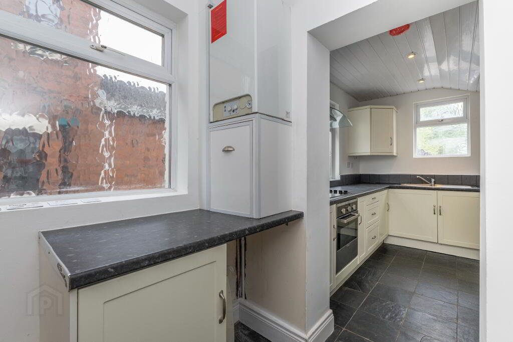 Photo 8 of 428 Castlereagh Road, Belfast