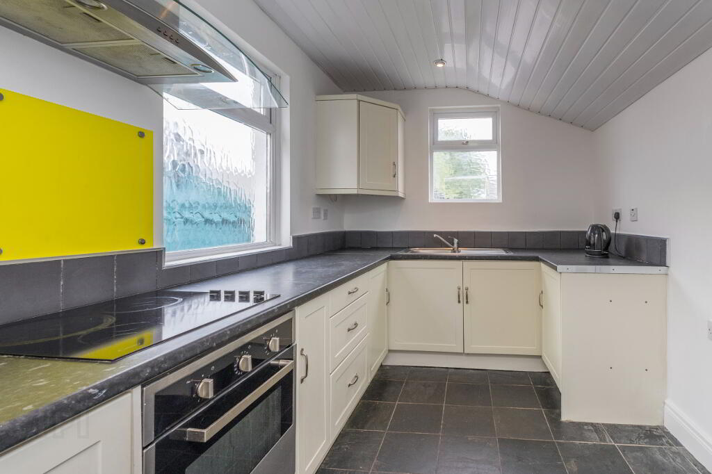 Photo 9 of 428 Castlereagh Road, Belfast