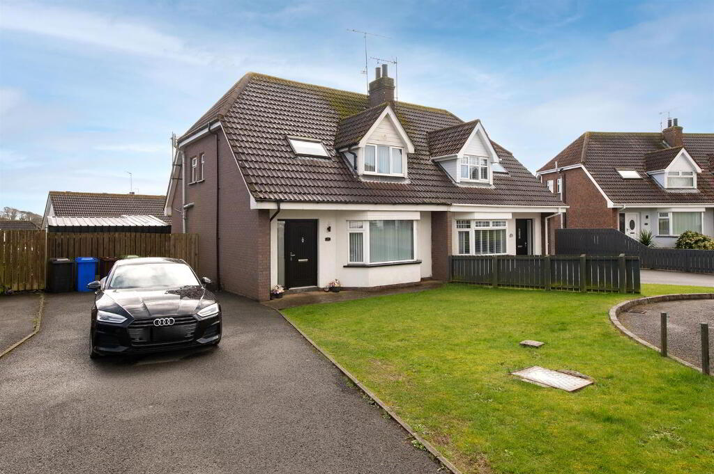 15 Ardfern Avenue, Downpatrick, BT30 6TR