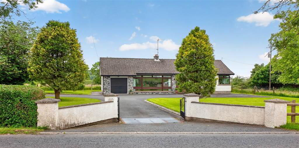 216 Dromara Road, Drumlough, Hillsborough, BT26 6QW