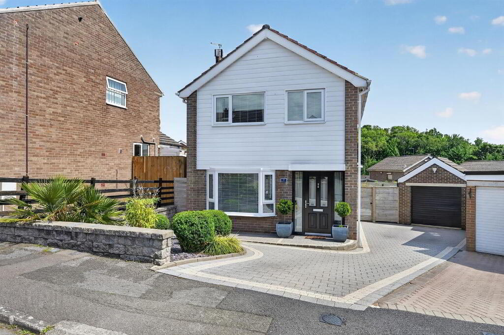 9 Glenhead Avenue, Dunmurry, Belfast, BT17 9AX