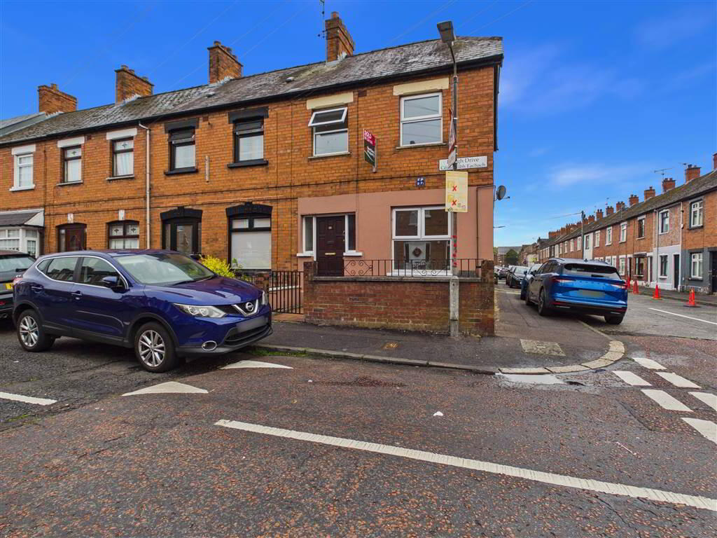 40 Iveagh Drive, Belfast, BT12 6AY