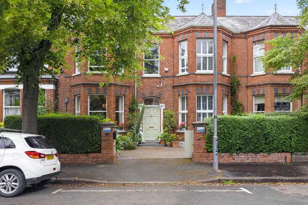 21 Wellington Park, Belfast, BT9 6DL