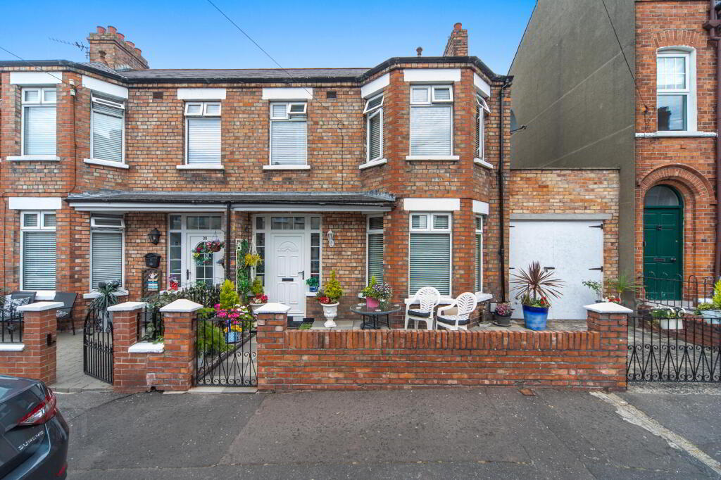 37 Willowbank Gardens, Belfast, BT15 5AJ