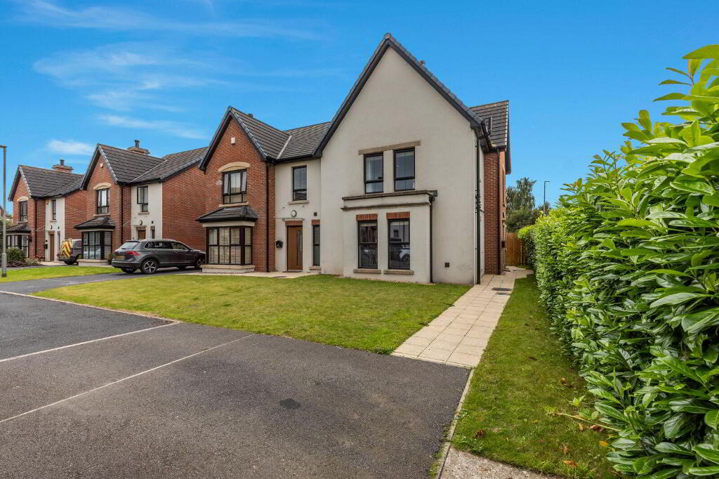 16 Royal Ascot Mews, Carryduff, Belfast, BT8 8SD