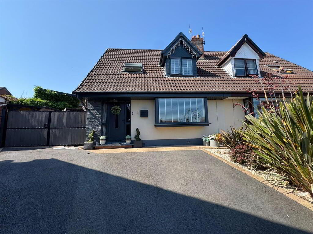 12 Hollybrook Grove, Glengormley, Newtownabbey, BT36 4ZR