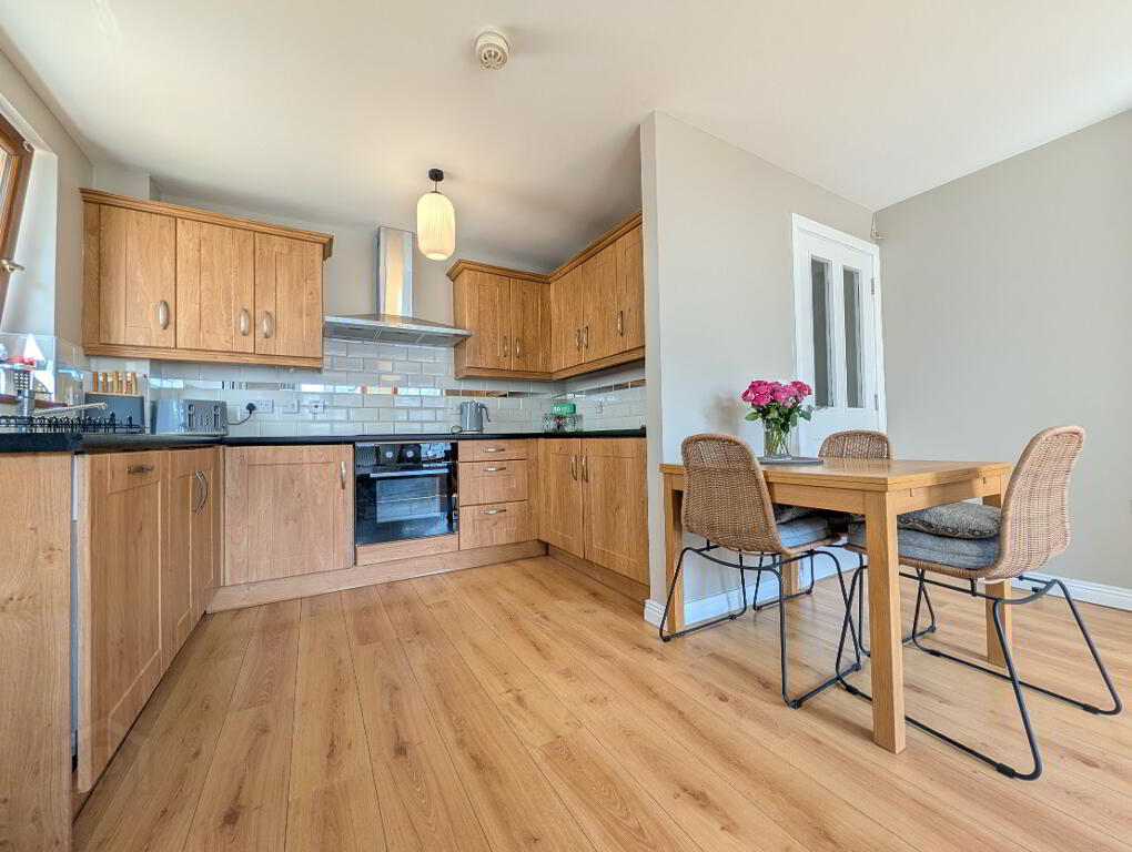 Photo 4 of 33 Brooklands Grove, Newcastle