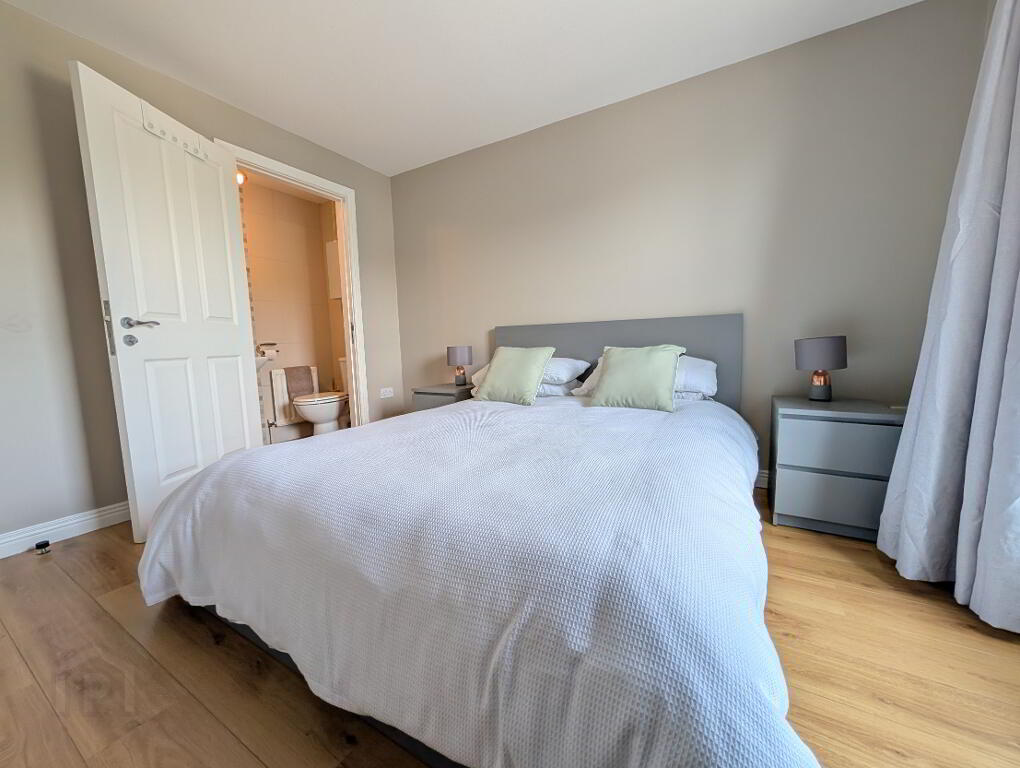 Photo 6 of 33 Brooklands Grove, Newcastle