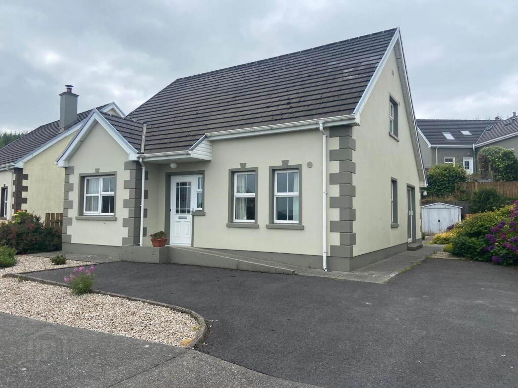 8 The Pines, Churchill, Letterkenny, F92DC67