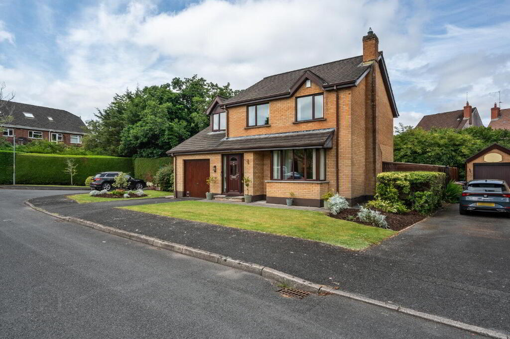 68 Royal Lodge Road, Belfast, BT8 7UL