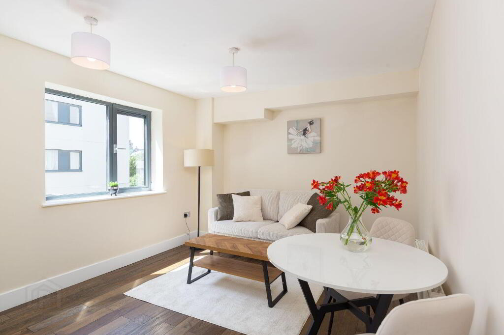 Apt 101, Block 100 Cathedral Court, New Street South, Dublin 8, D08TD53