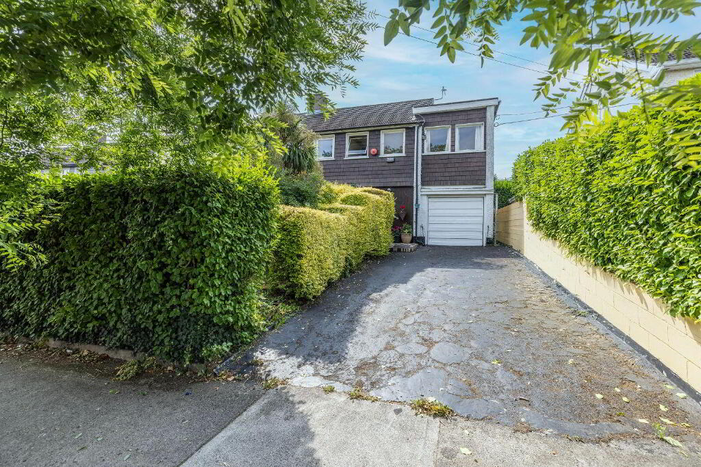 197 Barton Road East, Dundrum, D14E3T3