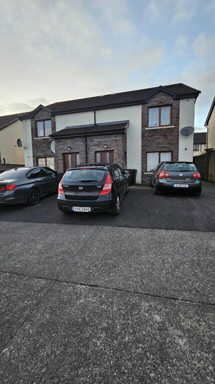 77-80 The Maples, Ballyhaunis, F35P034