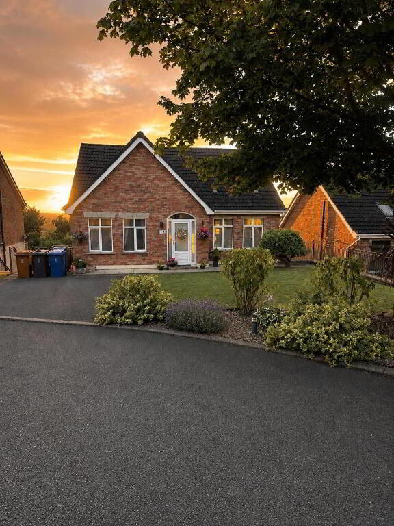 19 Lyndhurst View Close, Belfast, BT13 3XD