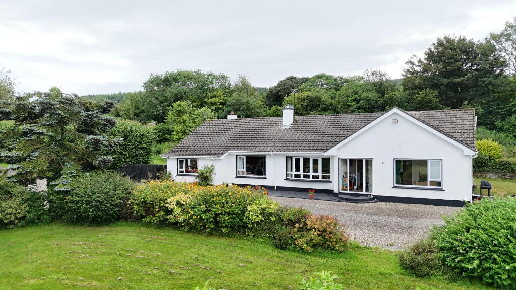 Moness, Burt, Bridgend, F93D52F