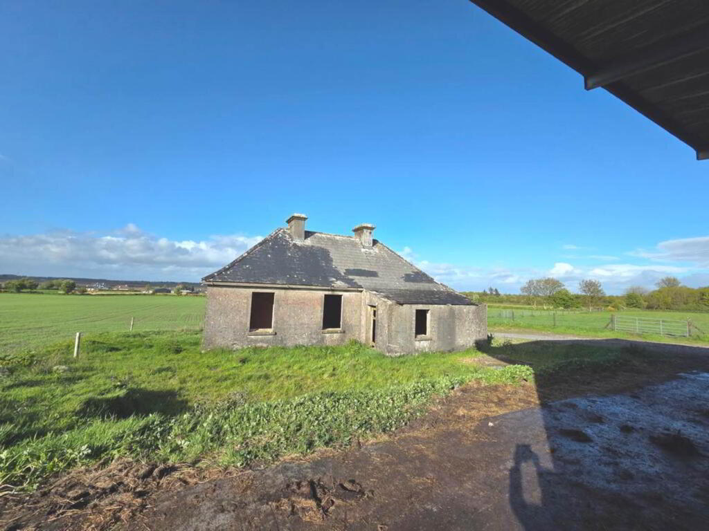 4 Bed Cottage & Farm Holding On, C. 24.12 Acres, Carrowntober, Kilkerrin, H53D998