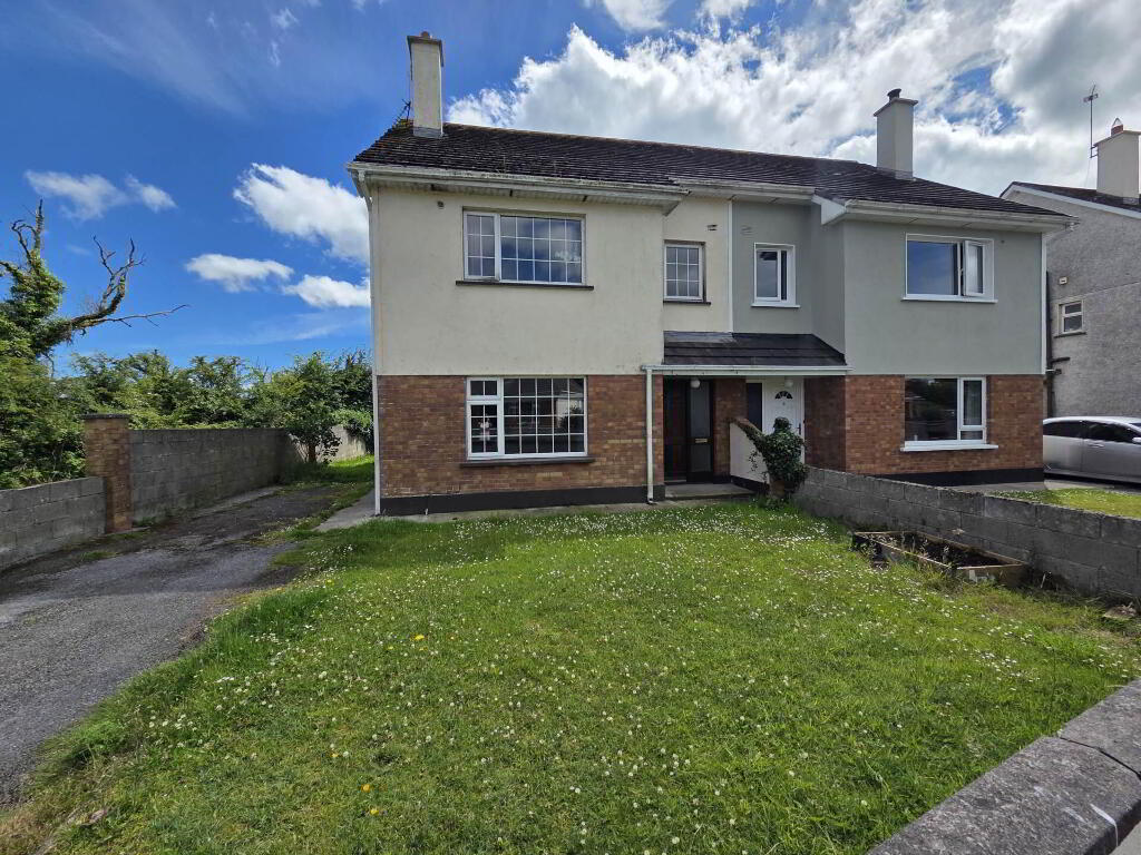 7 Knockroe Court, Castlerea, F45H562