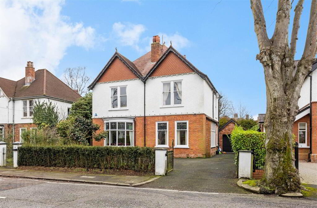66 Myrtlefield Park, Belfast, BT9 6NG