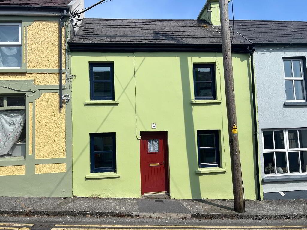 2 Pier Road, Schull, P81A336