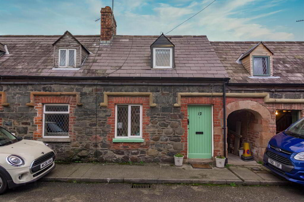 12 Arthur Street, Hillsborough, BT26 6AP