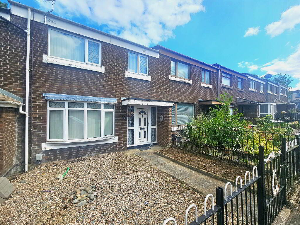 12 Ashmount Gardens, Lisburn, BT27 5DA
