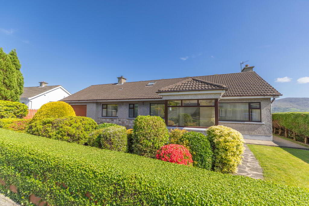 32 Pinewood Hill, Warrenpoint, Newry, BT34 3RH
