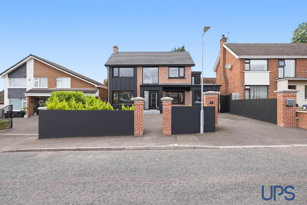 9 Coolnasilla Gardens, Glen Road, Belfast, BT11 8LE
