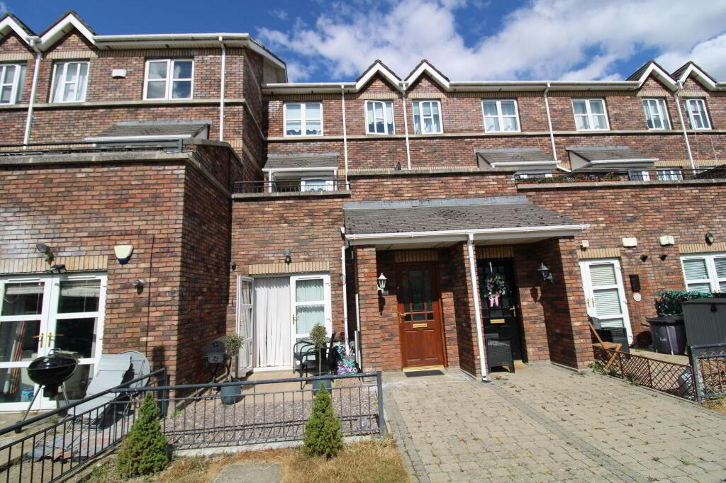 17 Latchford Park, Clonee, D15P028