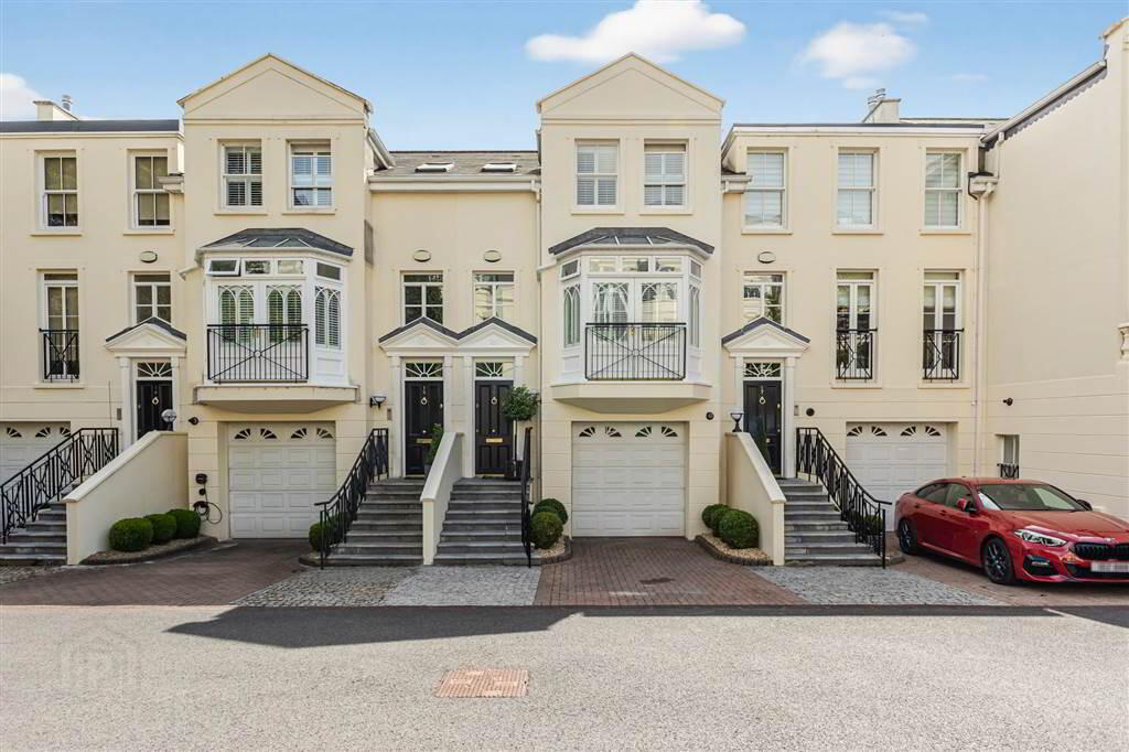 16 Regents Wood, Malone Road, Belfast, BT9 5RW