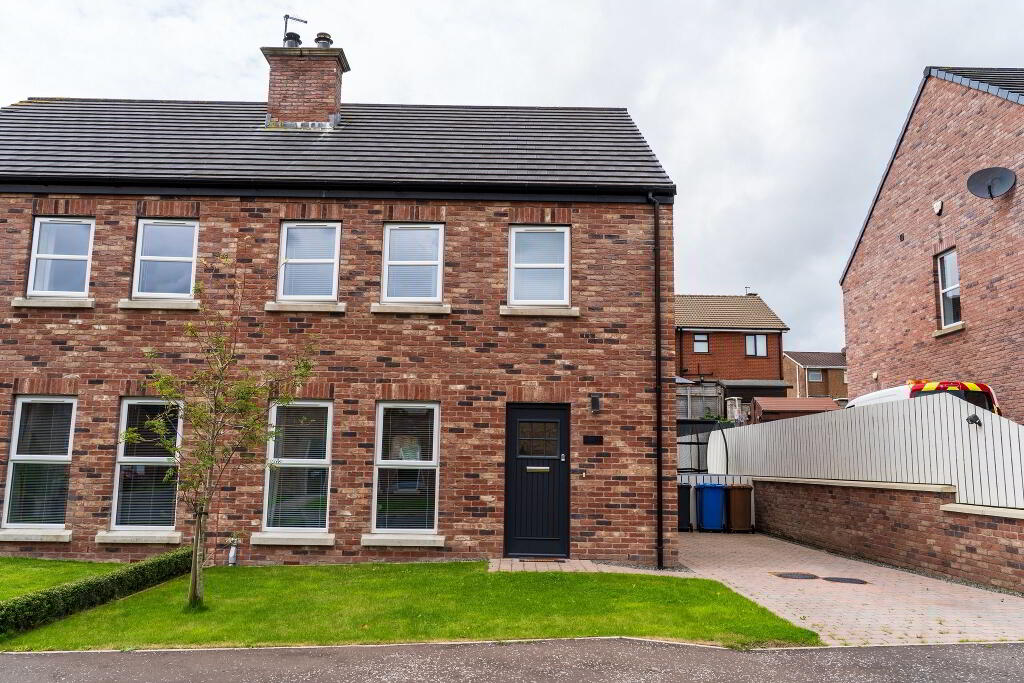 32 Millbank Grove, Ballynahinch, BT24 8WQ