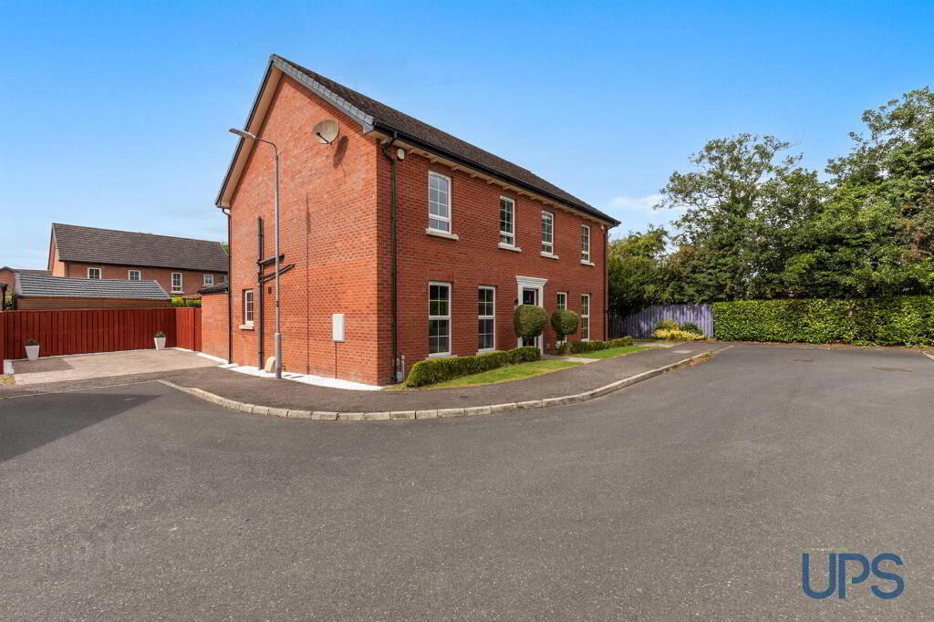 7 Meadow Way, Lisburn, BT28 3RJ