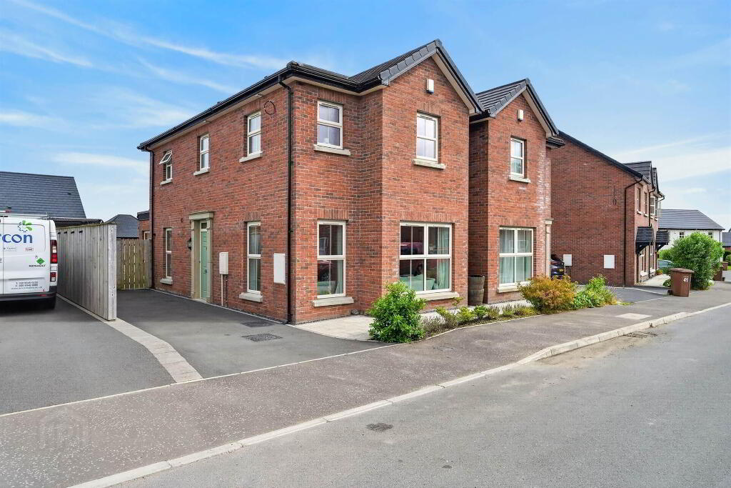 43 Helens Wood Green, Bangor, BT19 1GD