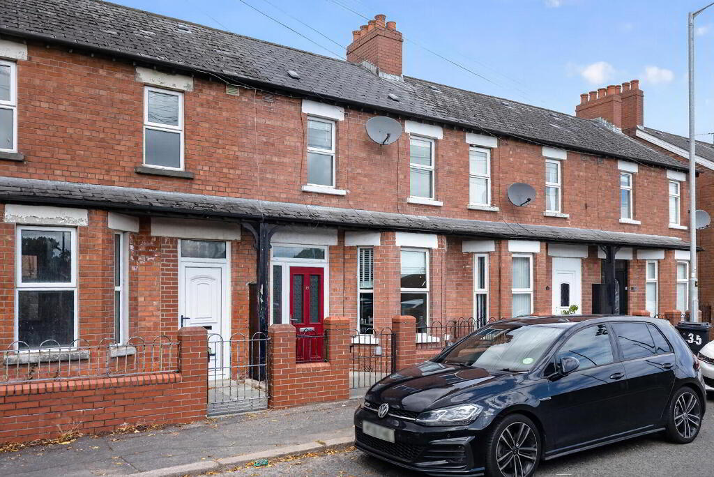 35 Dundela Crescent, Belfast, BT4 3BN