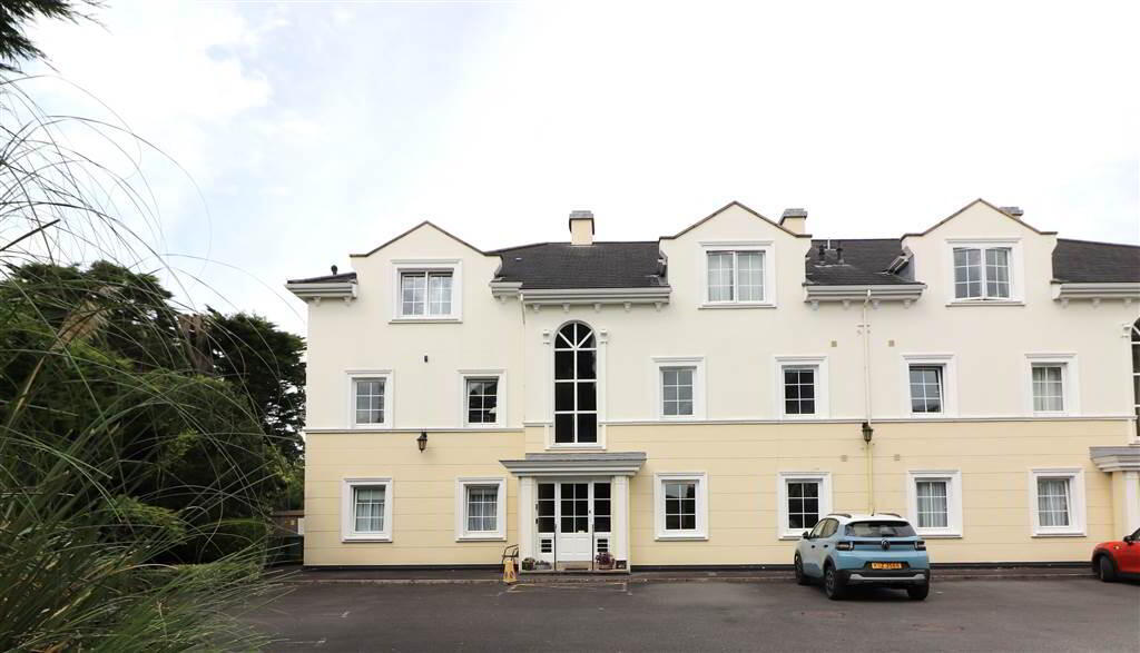 5 Glenmore Place, Lambeg Road, Lisburn, BT27 4QT