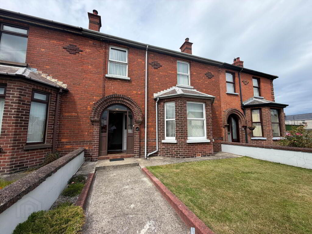 66 Bay Road, Larne, BT40 1DG