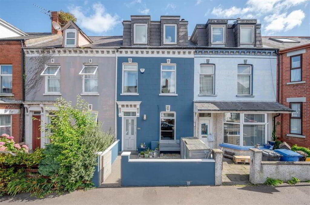 100 Downshire Road, Holywood, BT18 9LY