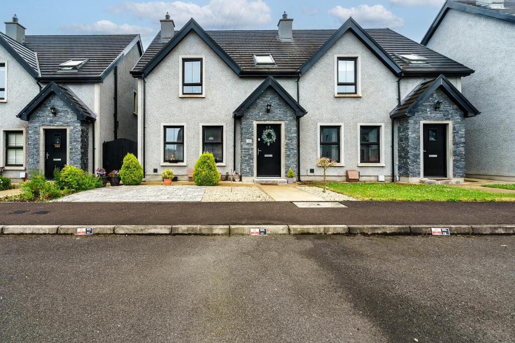 17 Berryhill Gardens, Artigarvan, Strabane, BT82 0FF