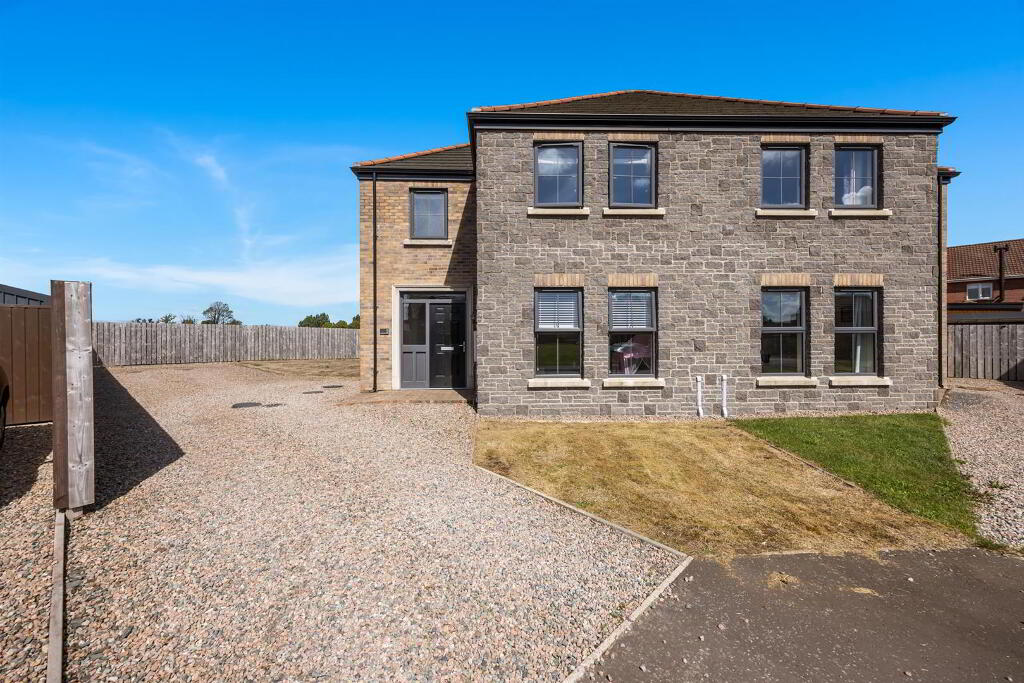 5 Edengrove Park Mews, Ballynahinch, BT24 8FP